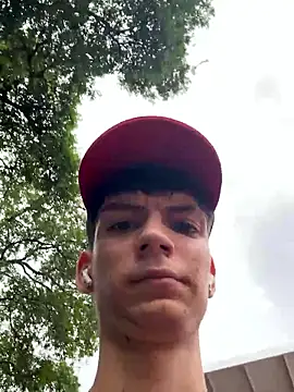 Snapshot of Luck__090 chatting on September 29, 2025, 8:46 pm Luck  090 online show from September 29, 2025, 8:46 pm