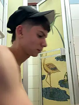 Snapshot of Luck__090 chatting on October 4, 2025, 1:36 am Luck  090 online show from October 4, 2025, 1:36 am