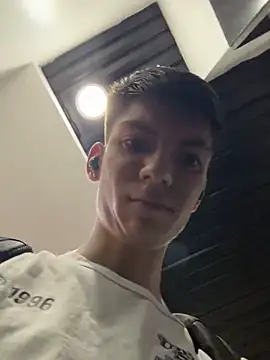 Snapshot of Luck__090 chatting on October 6, 2025, 1:14 am Luck  090 online show from October 6, 2025, 1:14 am