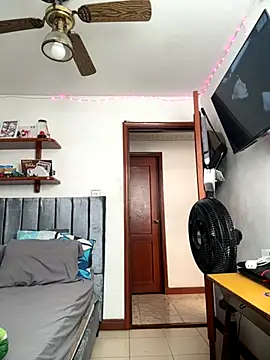 Snapshot of Luck__090 chatting on October 16, 2025, 7:37 pm Luck  090 online show from October 16, 2025, 7:37 pm