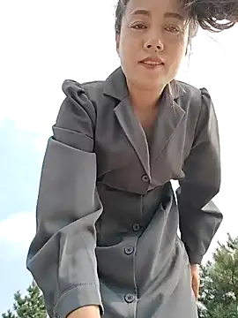 bingxin- online show from September 11, 2025, 6:13 am