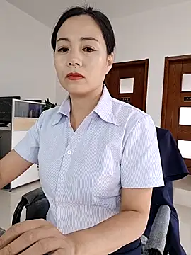 bingxin- online show from September 29, 2025, 6:40 am