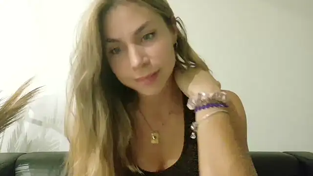 wonderalice31 online show from September 13, 2025, 7:02 pm