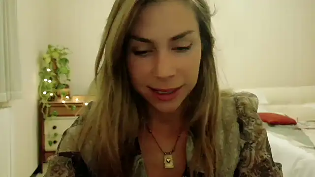 wonderalice31 online show from September 30, 2025, 6:57 pm