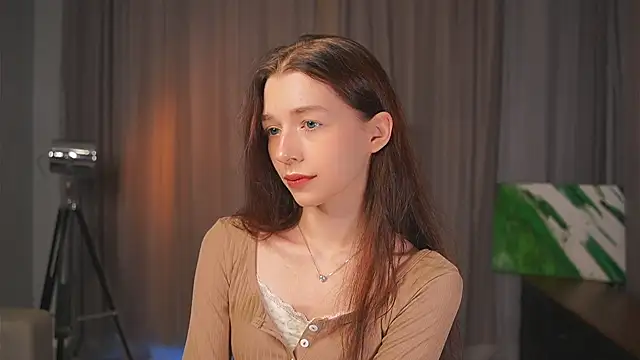 Snapshot of RoxieBolich chatting on September 18, 2025, 1:35 pm RoxieBolich online show from September 18, 2025, 1:35 pm