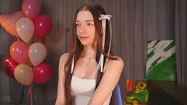 Snapshot of RoxieBolich chatting on October 9, 2025, 1:42 pm RoxieBolich online show from October 9, 2025, 1:42 pm