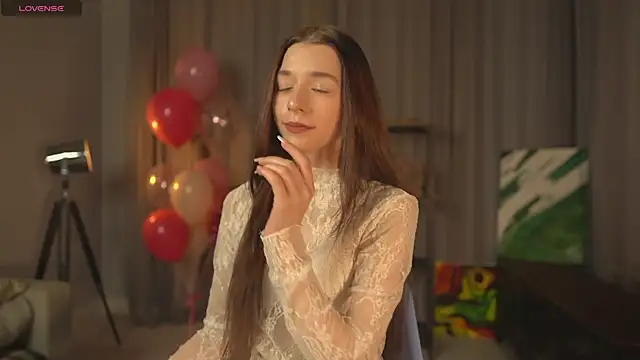 Snapshot of RoxieBolich chatting on October 14, 2025, 3:02 pm RoxieBolich online show from October 14, 2025, 3:02 pm