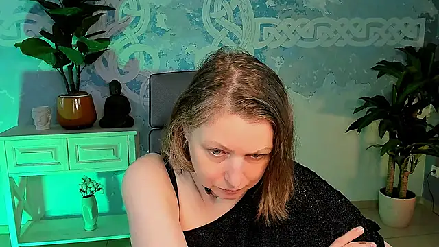 TiffanyBrauny online show from September 23, 2025, 9:23 am