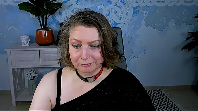 TiffanyBrauny online show from October 8, 2025, 10:02 am