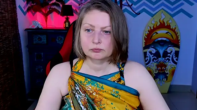 TiffanyBrauny online show from October 13, 2025, 1:44 pm