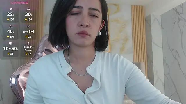 sara lopez s online show from October 22, 2025, 1:33 pm