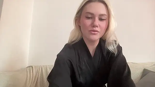 Snapshot of ElaraLuxxxe chatting on September 29, 2025, 10:09 am ElaraLuxxxe online show from September 29, 2025, 10:09 am