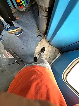 Snapshot of RockRolaxxx chatting on October 3, 2025, 5:04 am RockRolaxxx online show from October 3, 2025, 5:04 am