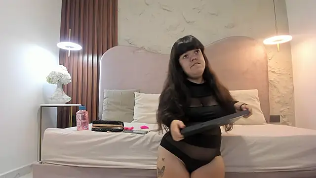 PamelaBonnet mml online show from February 9, 2026, 7:29 pm