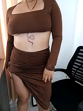 VioletaWalton1 online show from September 8, 2025, 2:16 pm