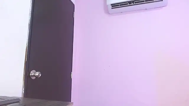 kiity horny  online show from October 9, 2025, 12:47 pm