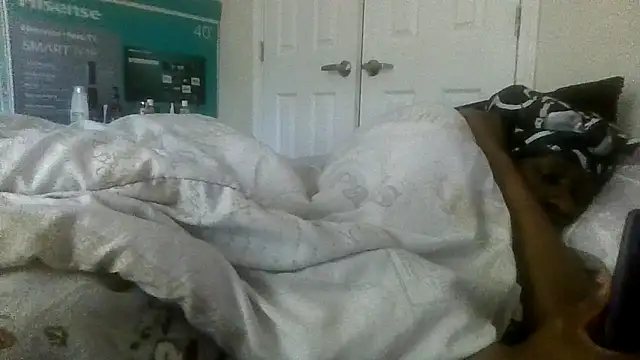 prettymaa online show from April 21, 2026, 7:28 pm