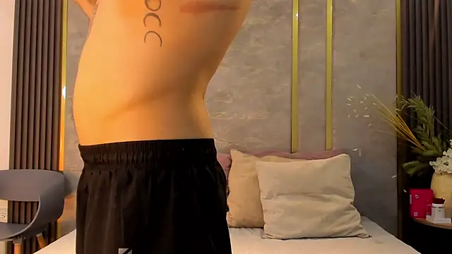 NikoStone  online show from October 23, 2025, 4:23 am