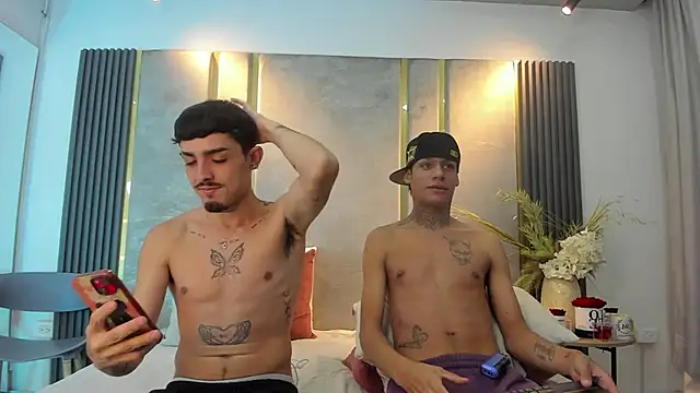 NikoStone  online show from November 19, 2025, 5:07 am