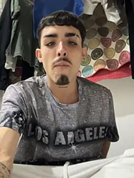 Snapshot of NikoStone_ chatting on February 18, 2026, 5:25 am NikoStone online show from February 18, 2026, 5:25 am