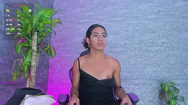 Snapshot of _ValeriaMontes chatting on September 23, 2025, 5:54 am ValeriaMontes online show from September 23, 2025, 5:54 am