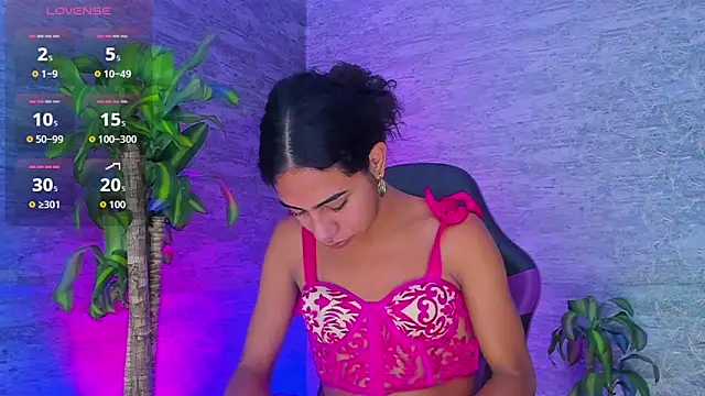 Snapshot of _ValeriaMontes chatting on September 24, 2025, 5:22 am ValeriaMontes online show from September 24, 2025, 5:22 am
