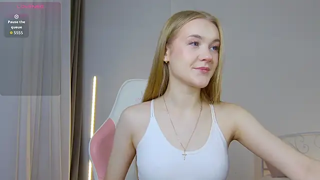 KumiKruz online show from November 14, 2025, 2:27 pm