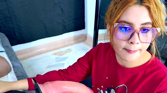 Snapshot of LizzyOlsen chatting on April 24, 2026, 4:48 am LizzyOlsen online show from April 24, 2026, 4:48 am