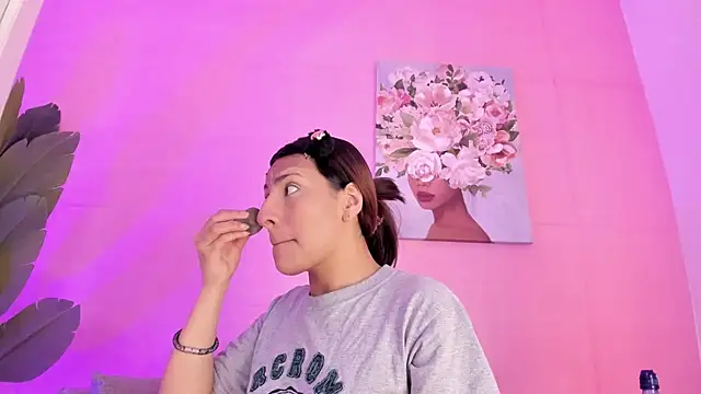 angelica cute12 online show from November 10, 2025, 6:18 pm