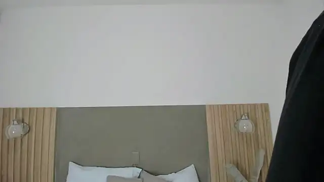 coral15  online show from November 21, 2025, 2:10 am