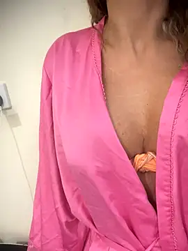 Snapshot of dubaichocc chatting on September 28, 2025, 9:53 pm dubaichocc online show from September 28, 2025, 9:53 pm