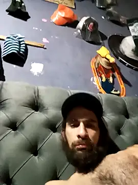 hairy mannn online show from October 3, 2025, 4:48 pm