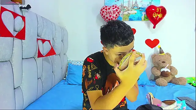 christopher Hot online show from February 11, 2026, 6:57 pm