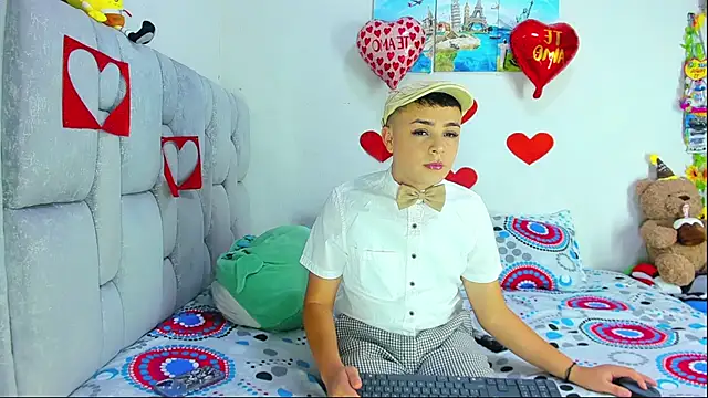 christopher Hot online show from February 16, 2026, 7:21 pm