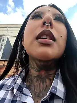 missashlyrosette online show from December 21, 2025, 7:32 pm