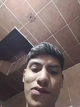 aispuro8505 online show from February 6, 2026, 7:23 am