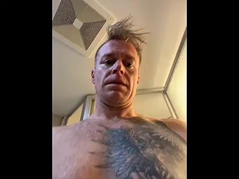 Snapshot of DILFiGuess11 chatting on June 20, 2026, 4:37 am DILFiGuess11 online show from June 20, 2026, 4:37 am