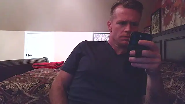Snapshot of DILFiGuess11 chatting on June 25, 2026, 4:23 am DILFiGuess11 online show from June 25, 2026, 4:23 am