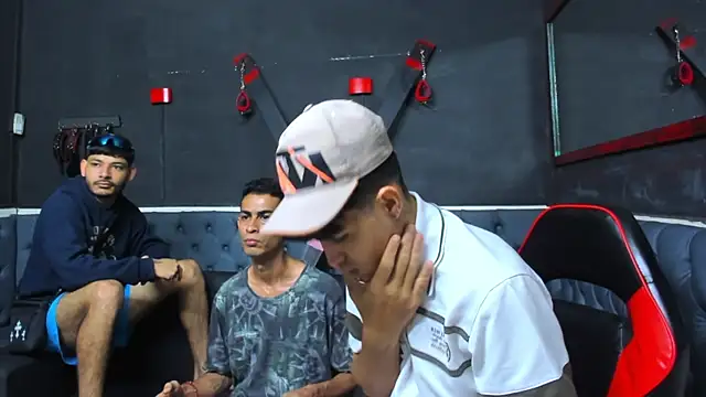 Golldens Dreamss online show from December 1, 2025, 12:21 pm