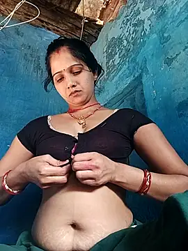 Jooli xx online show from March 9, 2026, 2:37 am