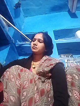 Jooli xx online show from April 15, 2026, 2:18 am