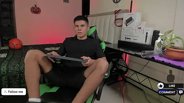 Jack castell online show from September 30, 2025, 11:37 am