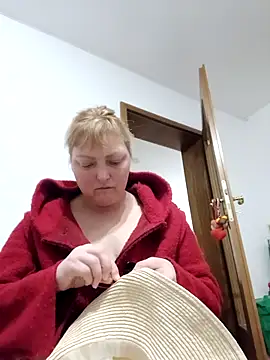 LiluLiluLilu online show from March 22, 2026, 8:12 pm