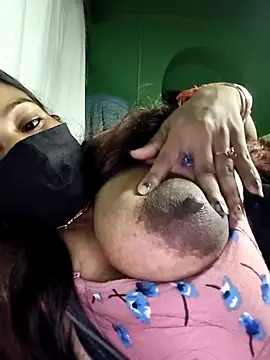 V-hot-swiet online show from November 11, 2025, 11:38 pm