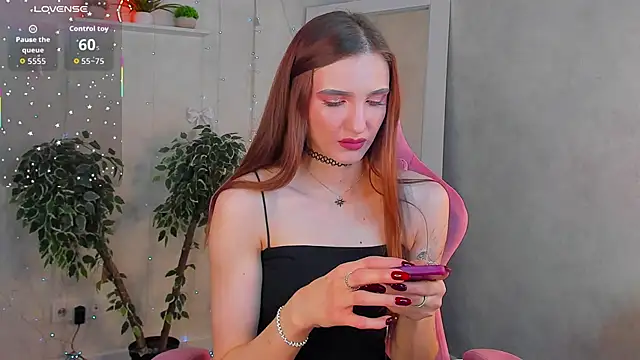 Snapshot of Alisha_Green chatting on June 12, 2026, 9:19 am Alisha Green online show from June 12, 2026, 9:19 am