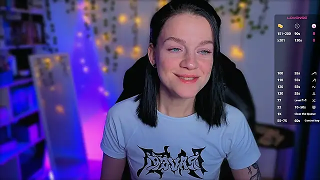 raspberry  girl  online show from September 14, 2025, 7:57 pm