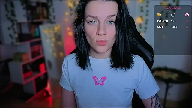 raspberry  girl  online show from September 25, 2025, 11:41 pm