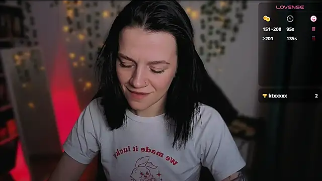 raspberry  girl  online show from October 8, 2025, 9:56 pm