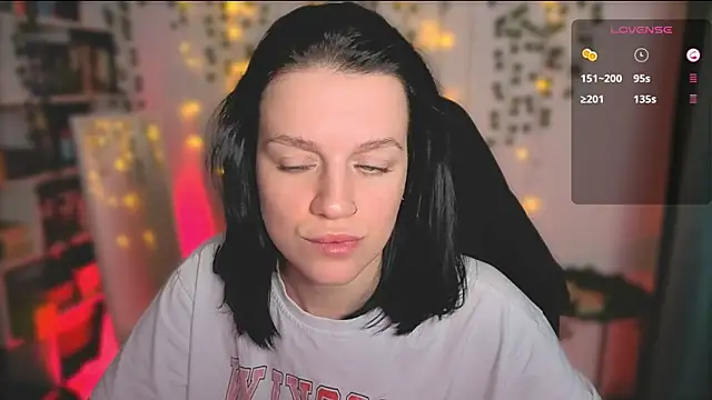 raspberry  girl  online show from October 10, 2025, 9:03 pm