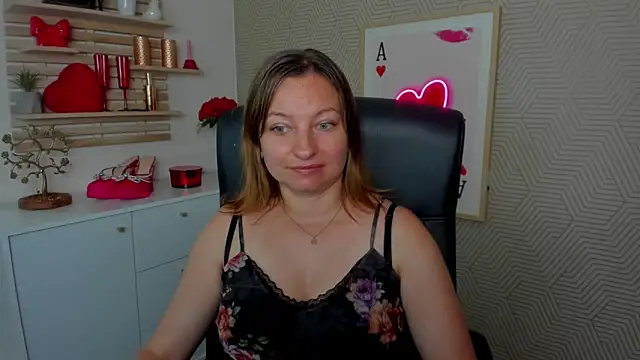 angelaSamt online show from June 23, 2026, 5:49 am